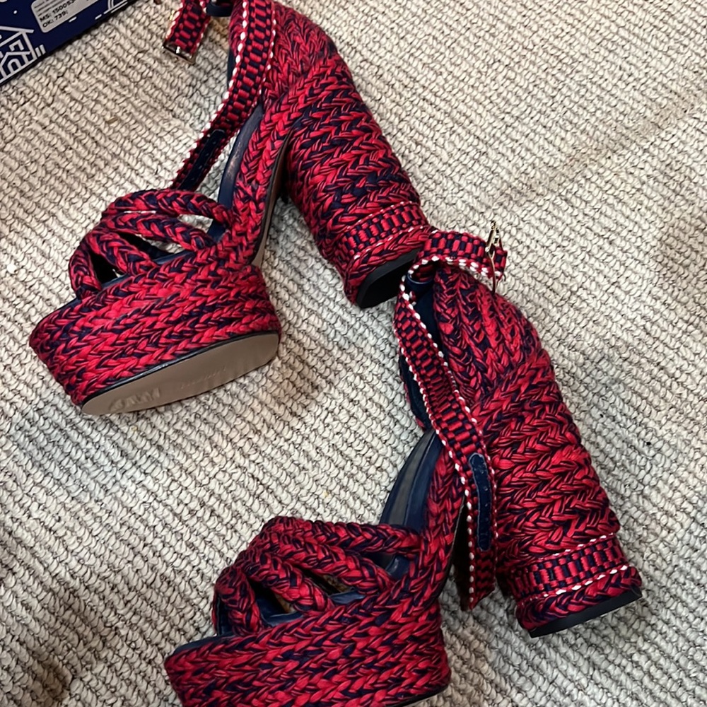 Platform sandals - Picture 3 of 4